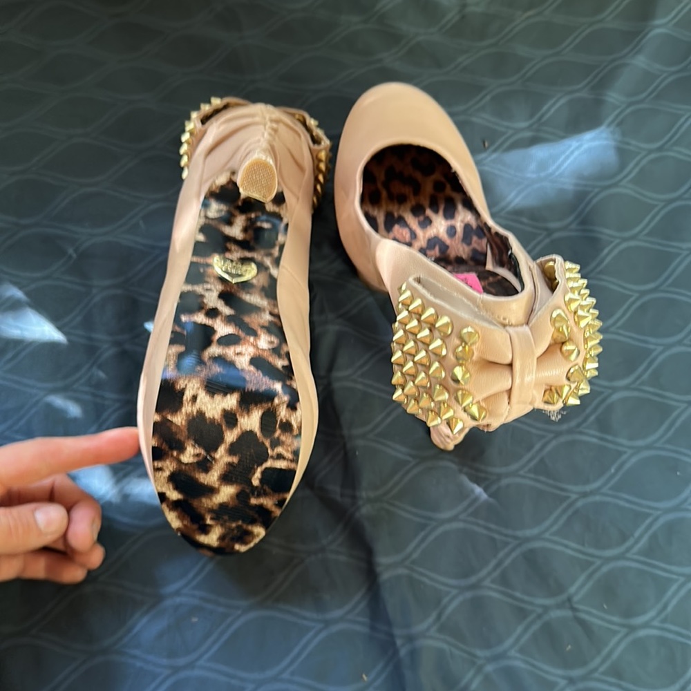 Heels - Picture 4 of 4